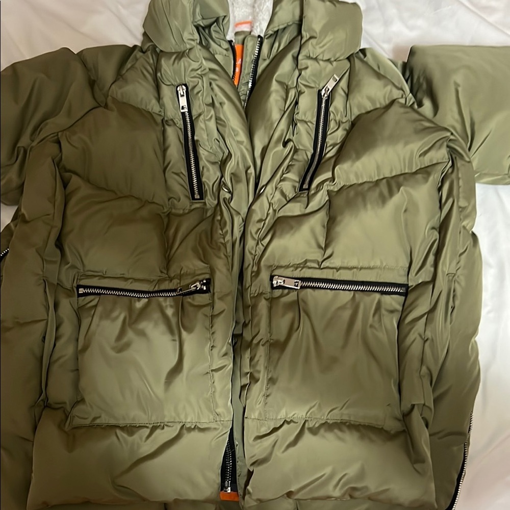 Orolay Olive Green Puffer Jacket with Hood excellent condition worn 1/2 a season - Picture 4 of 7
